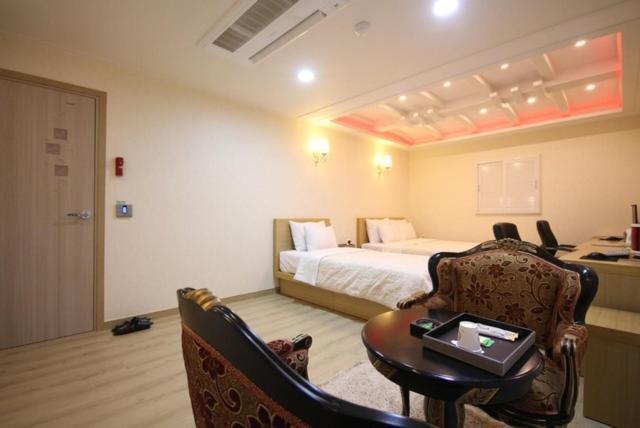Yeosu Mj Motel Экстерьер фото