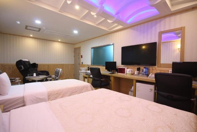 Yeosu Mj Motel Экстерьер фото